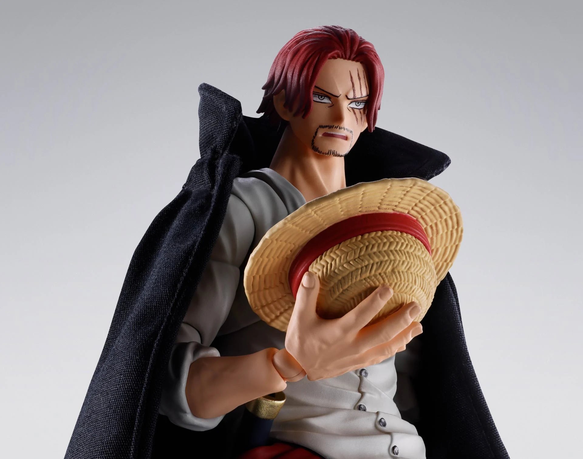 ONE PIECE - Shanks „Marineford“ - S.H.Figuarts Figur 16,5 cm