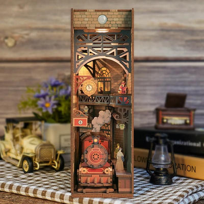 BOOK NOOK KIT - DIY The Steam Age - 164pcs + LED Light